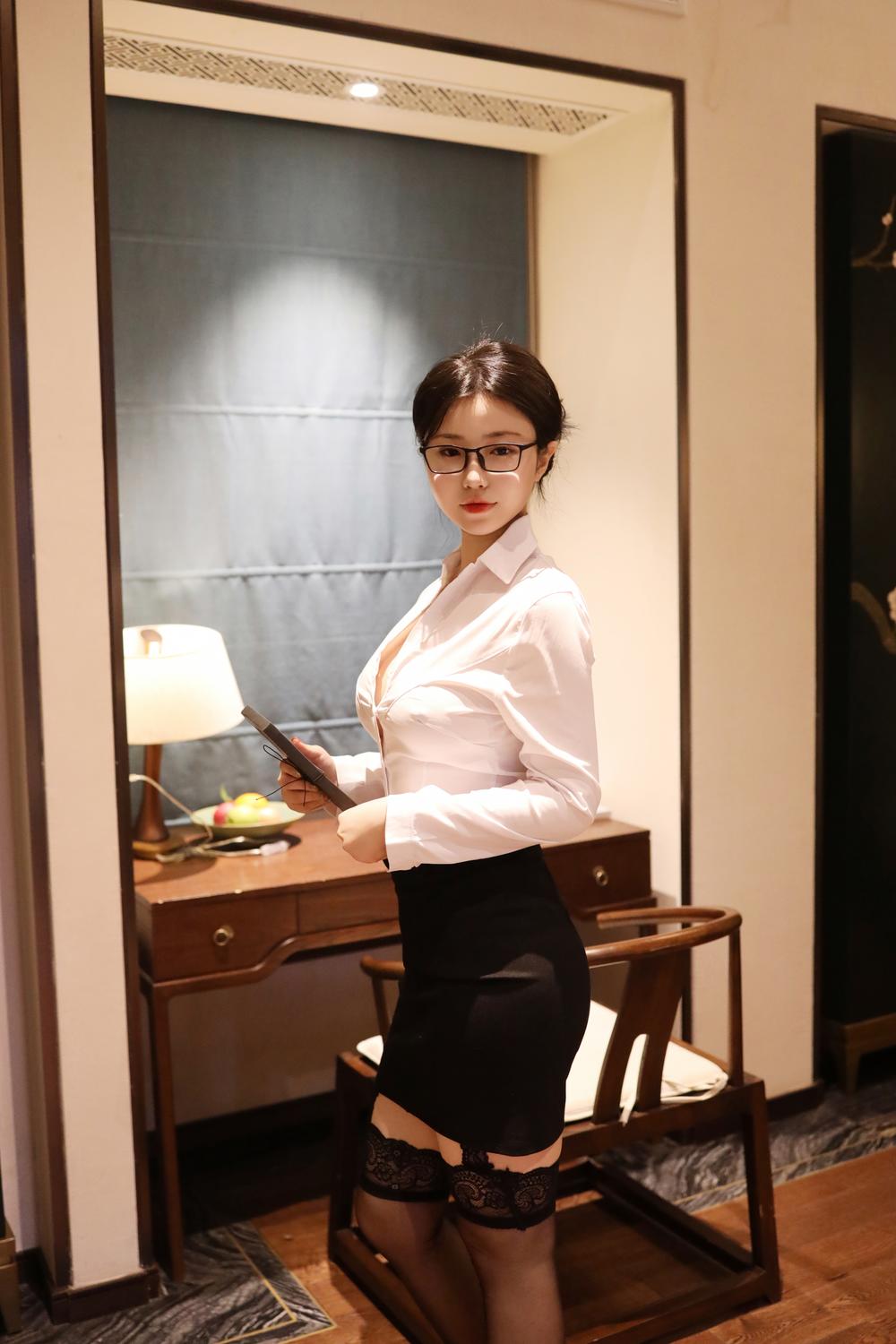 陈小花《职业装OL》原版写真 [53P-999MB]
