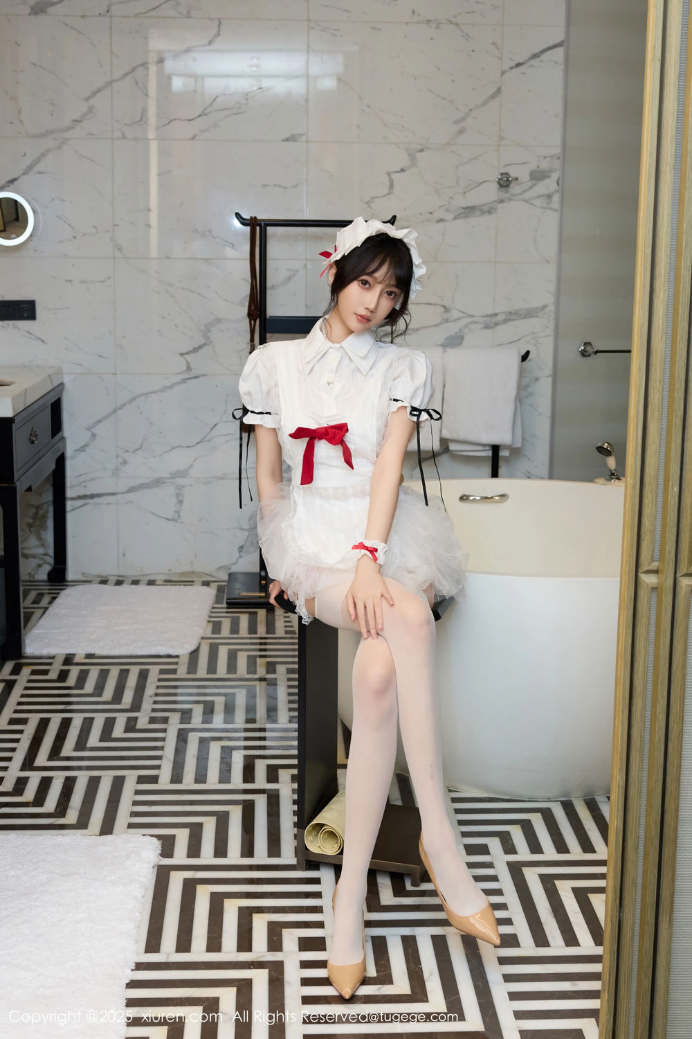 [XiuRen秀人网] 2025.09.29 No.10827 玥儿玥er [64+1P]