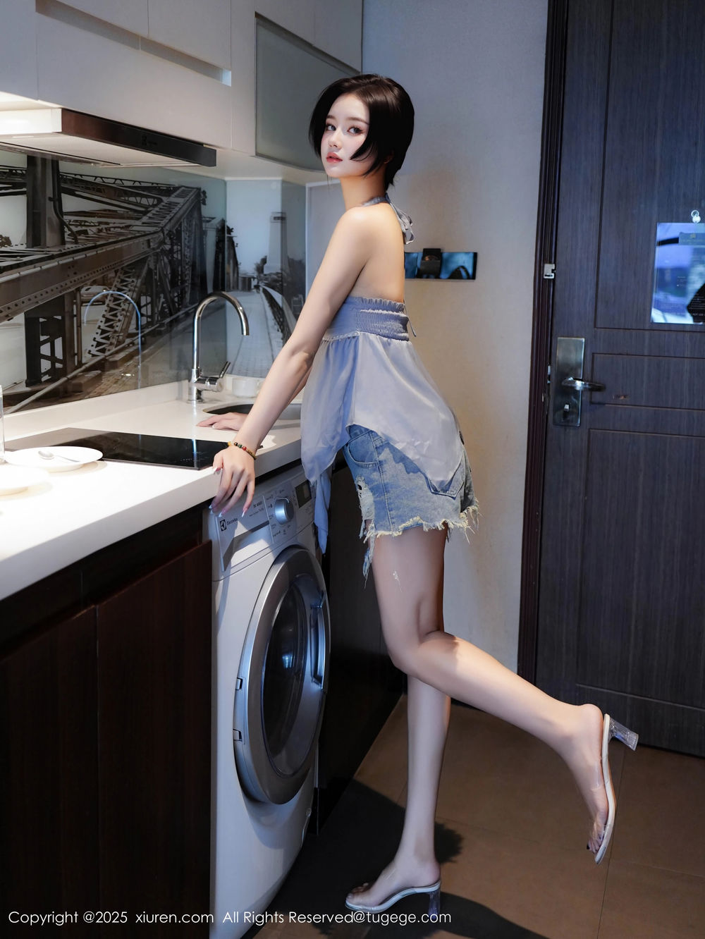 [XiuRen秀人网] 2025.10.21 No.10893 特蕾莎 [57+1P]
