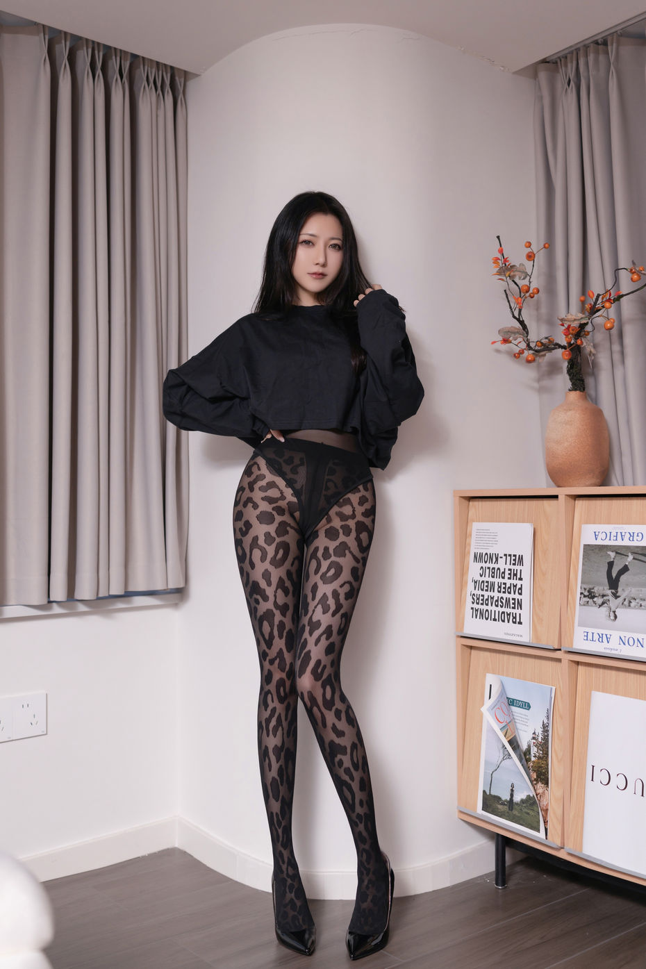606101鱼子酱《性感的丝》原版写真 [122P-1.2G]