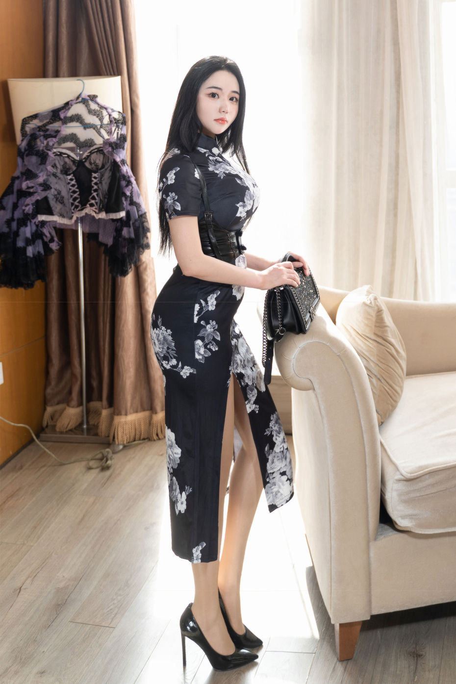 汐汐爱吃草莓《网纱透视》原版写真