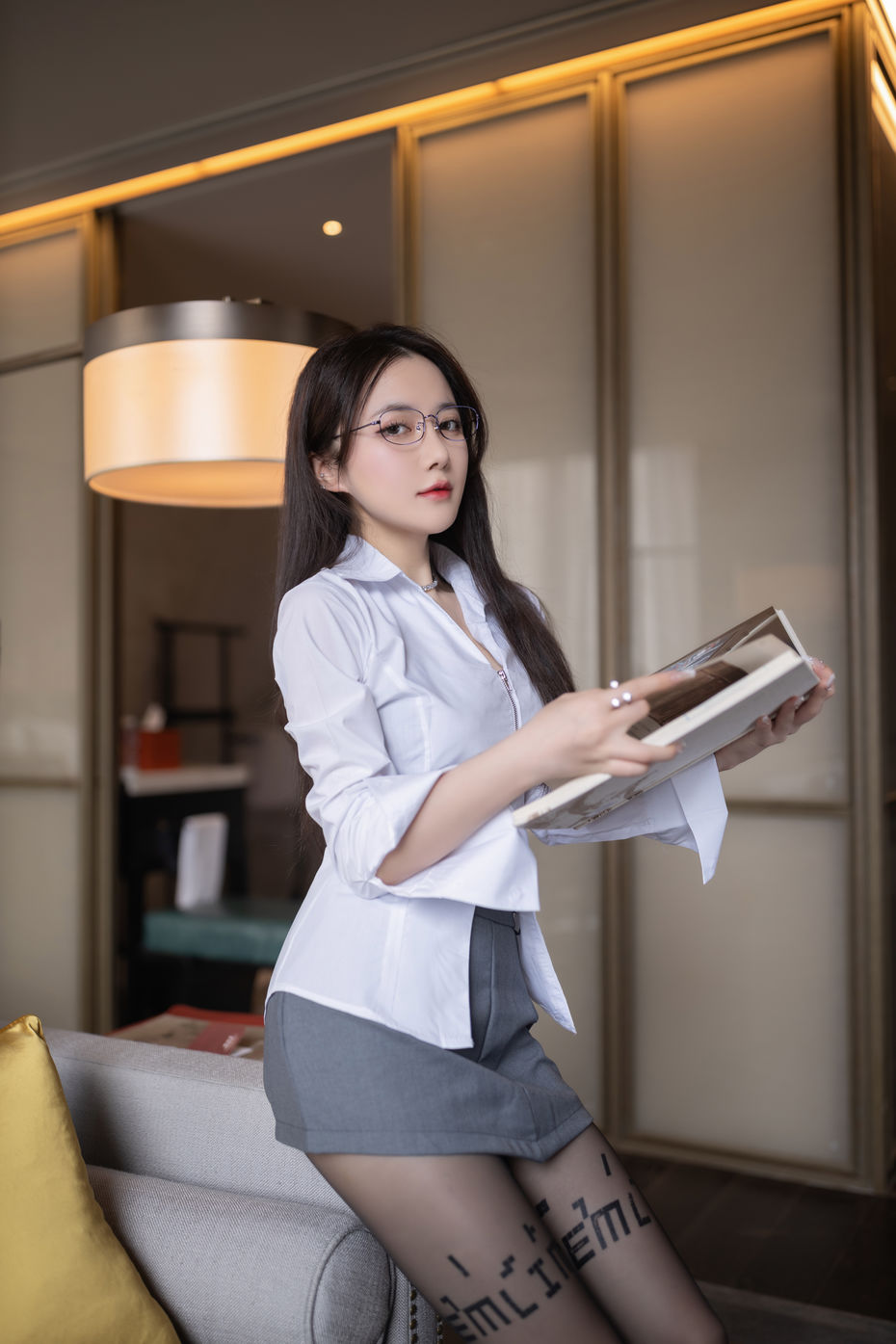607009鱼子酱Fish《职业装》原版写真