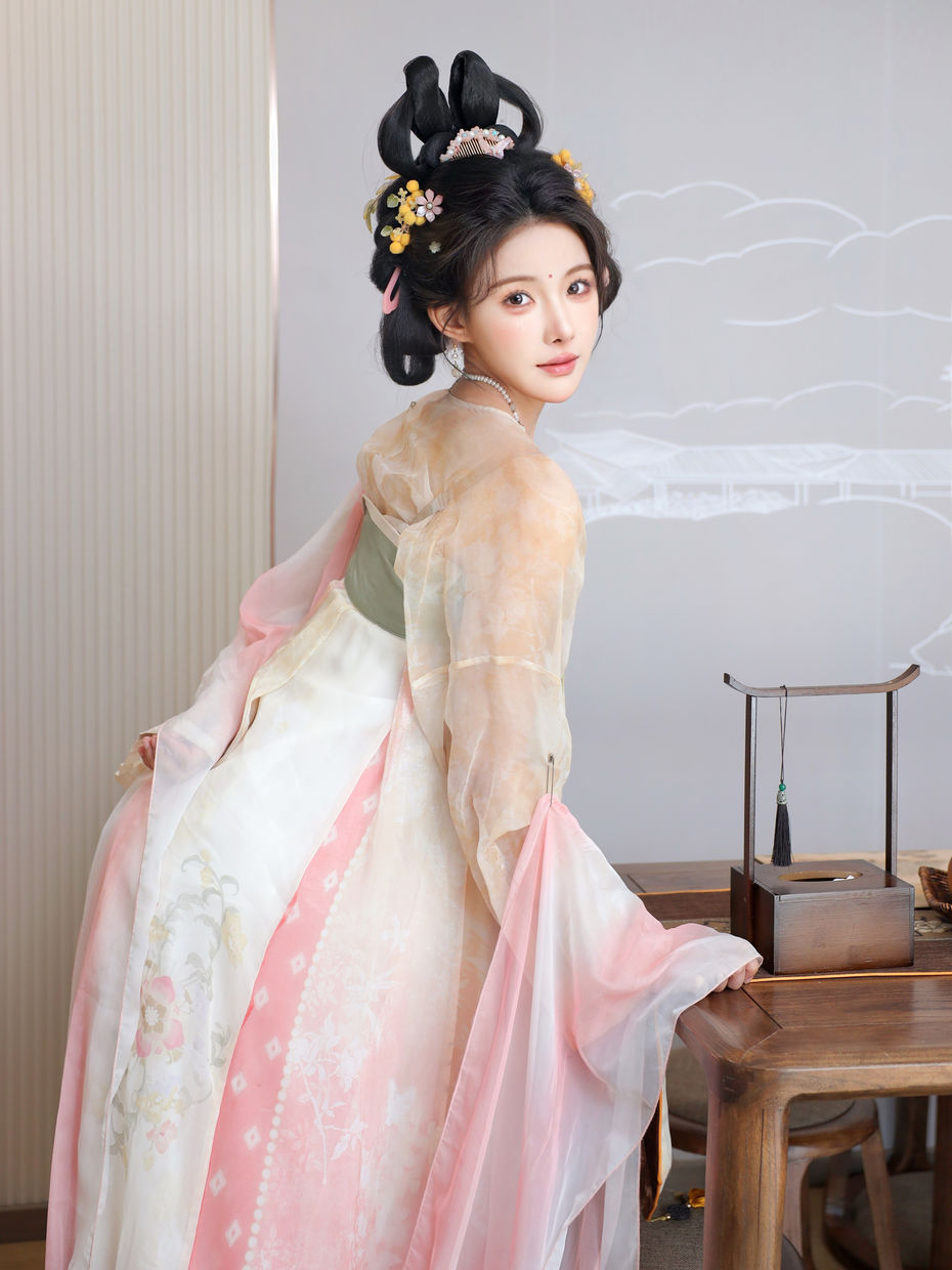 梨霜儿《唐装》原版写真 [174P-1.11G]