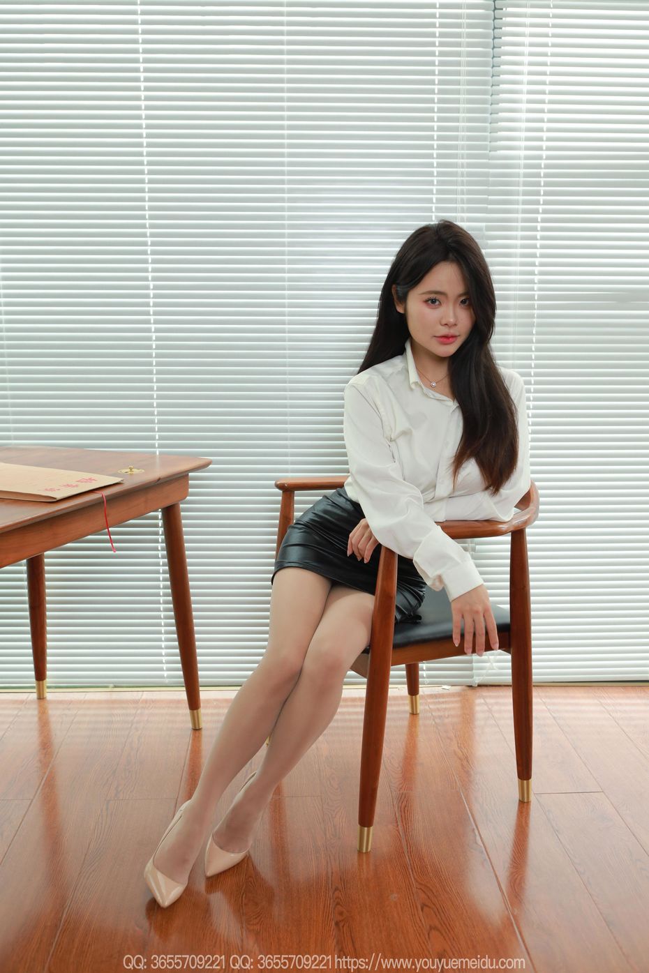 [IESS异思趣向] 2025.03.14 丝享家 2001 兔兔《白色OL（上）》[81P-68.6M]