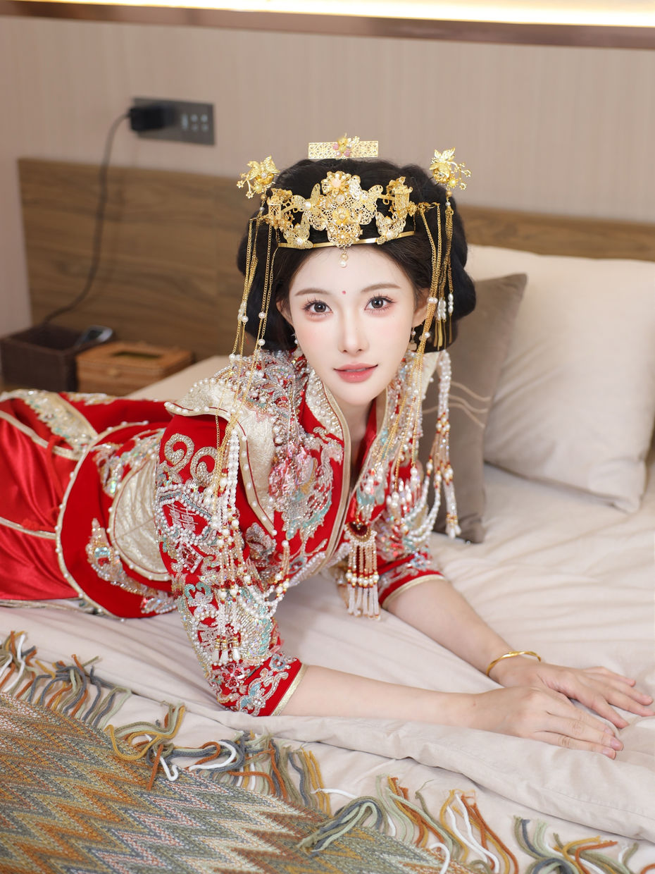 梨霜儿《秀禾服》原版写真 [104P-788MB]