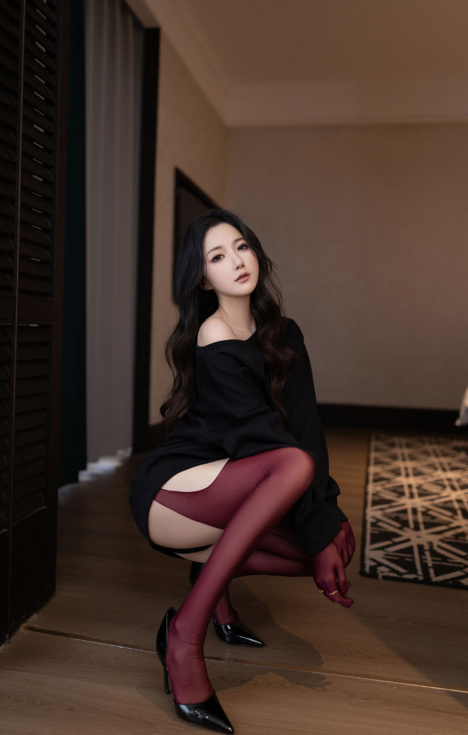 鱼子酱《红与黑》原版写真 [120P-1.43G]