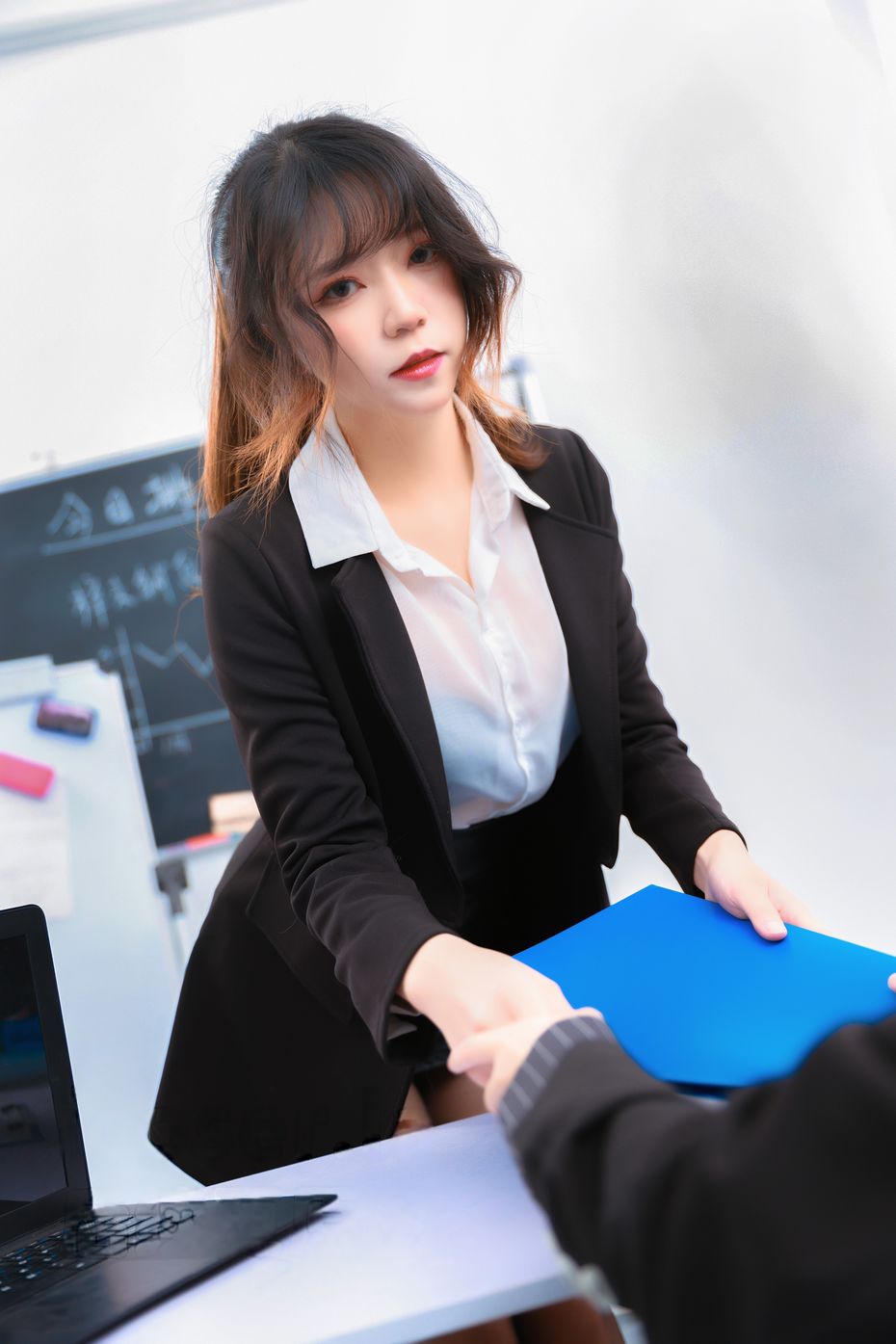 Leah梓未 NO.005 私蜜助理[55P10V-1.98GB]