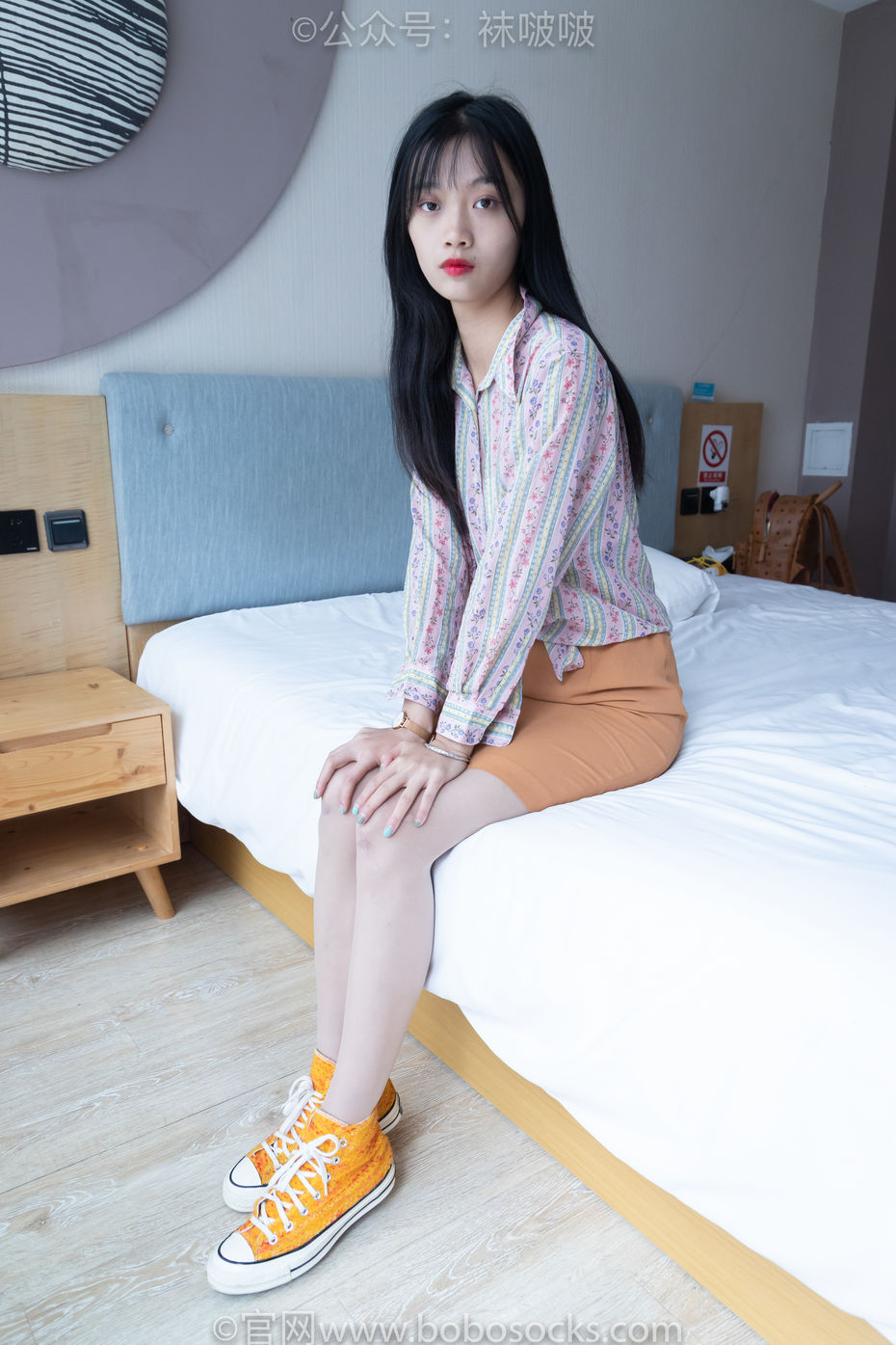 [BoBoSocks袜啵啵]NO.008 涵涵-帆布鞋、白色短棉袜、肉丝[139P+1V／3.94GB]