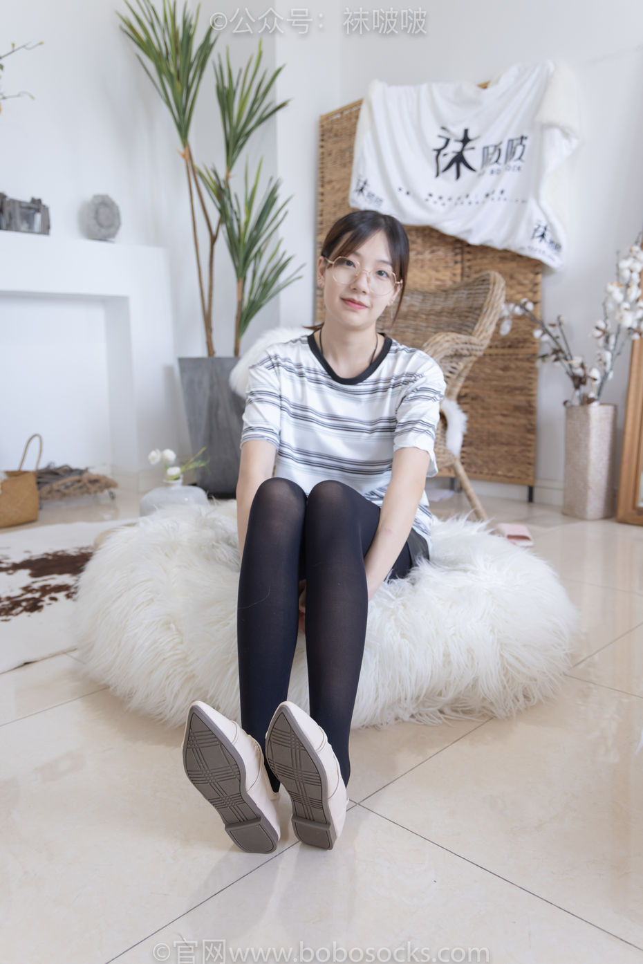 [BoBoSocks袜啵啵]NO.029 小甜豆-平底鞋、厚黑丝、厚肉丝、踩饼干剧情[144P+1V／4.08GB]