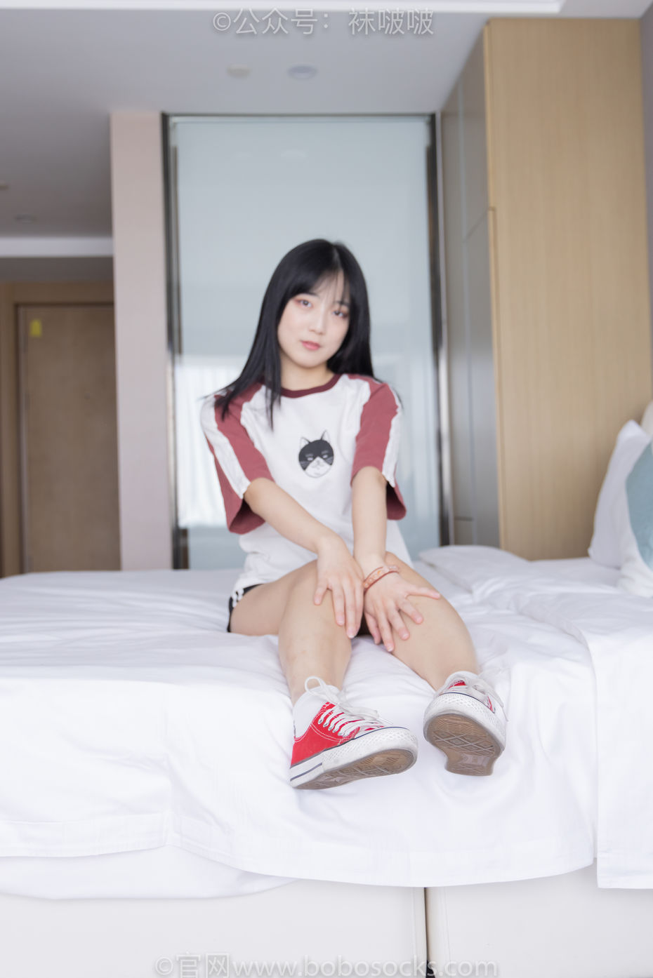 [BoBoSocks袜啵啵]NO.036 菠萝-帆布鞋、白棉袜、裸足[138P+1V／6.73GB]