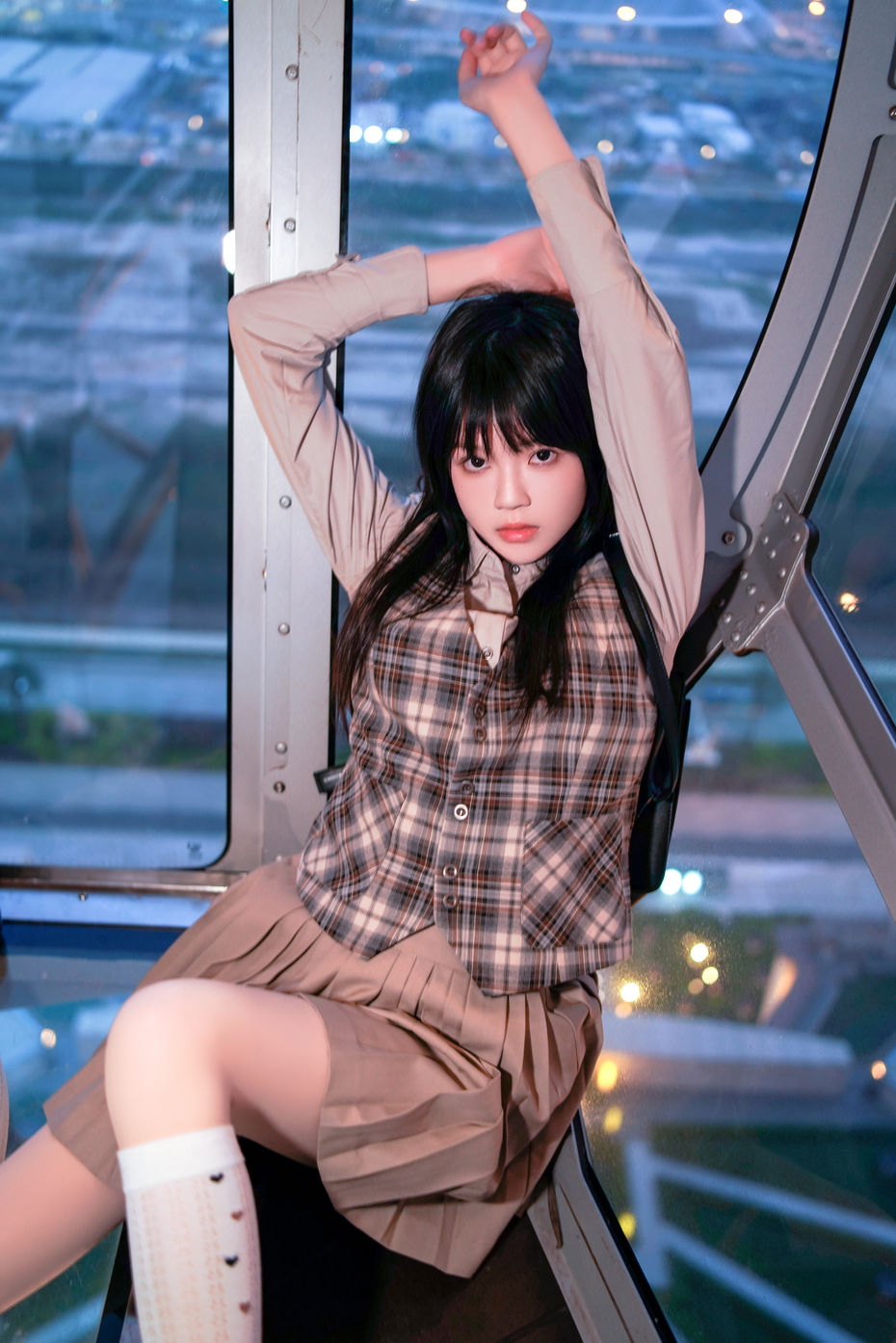 桜桃喵 197 制服摩天轮 [27P-667MB]